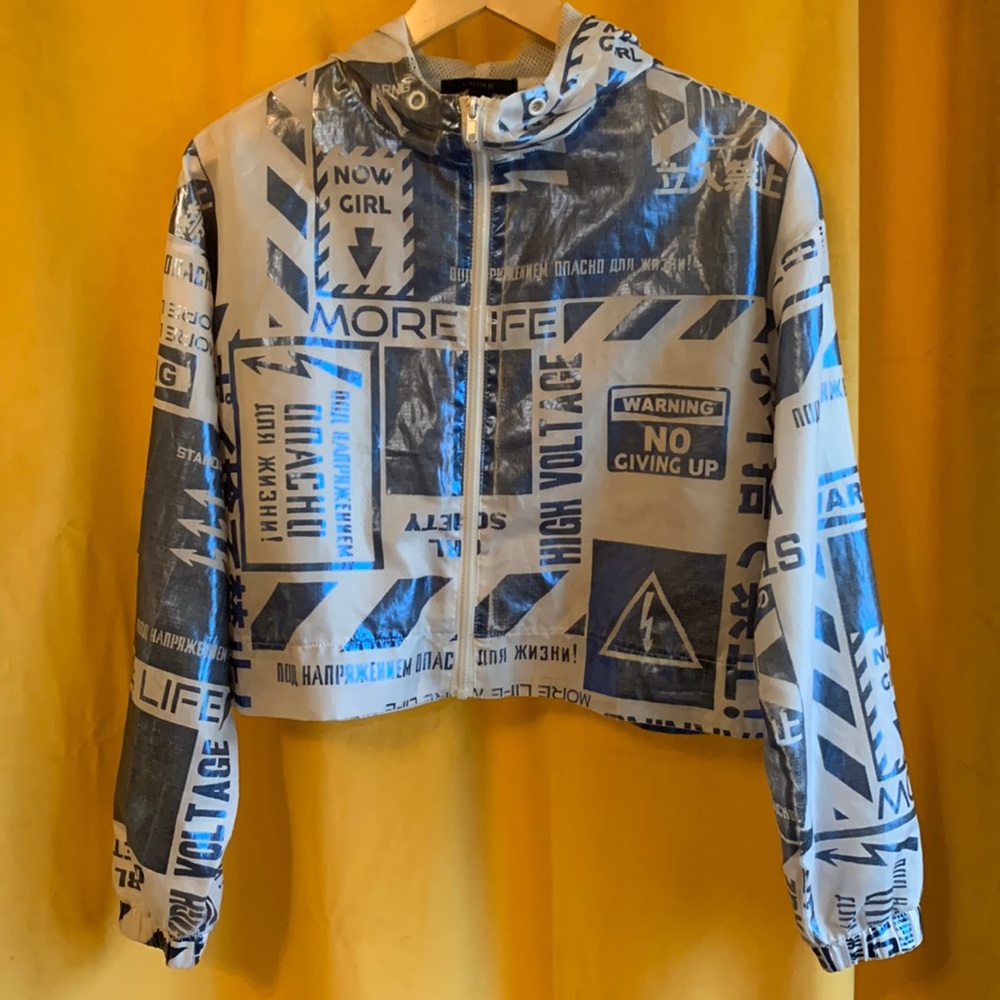 Forever21  Windbreaker Crop hoodie SIZE: small